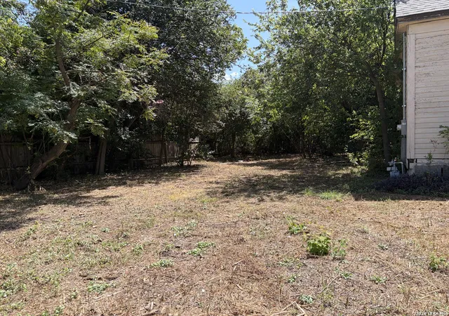 Photo 1 of Single family home for sale at 1002 Nolan St, San Antonio, TX 78202 | MLS# 2013636 | Listing updated on 2026-09-14