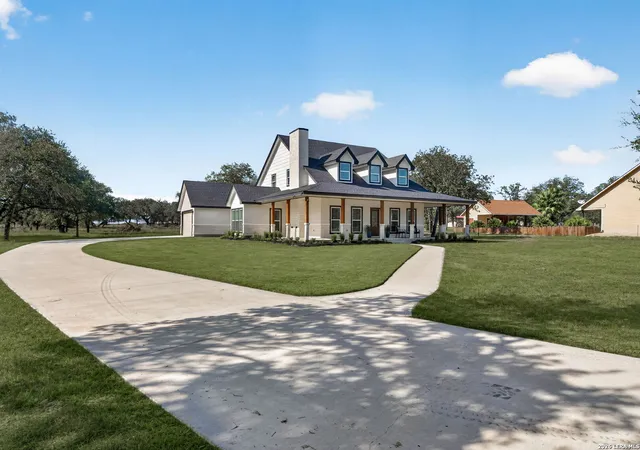 Photo 3 of Single family home for sale at 140 County Rd 6871, Natalia, TX 78059 | MLS# 2013639 | Listing updated on 2026-09-13