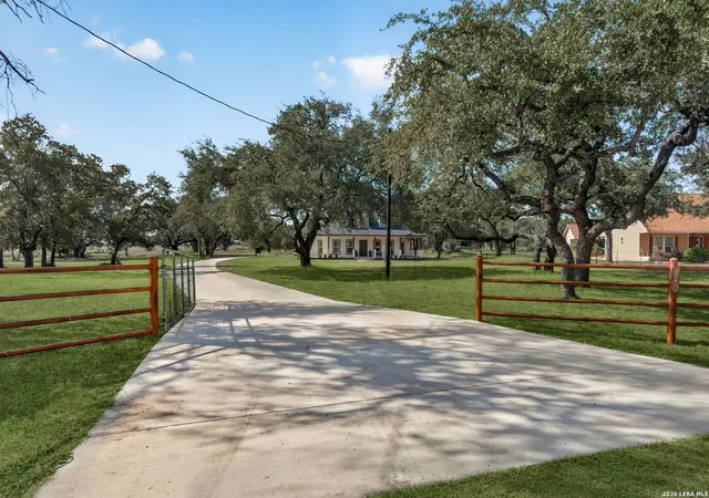 Photo 4 of Single family home for sale at 140 County Rd 6871, Natalia, TX 78059 | MLS# 2013639 | Listing updated on 2026-09-13