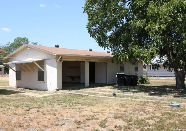 Photo 4 of Sale Pending at 901 Houston, Castroville, TX 78009 | MLS# 2013651 | Listing updated on 2026-09-16