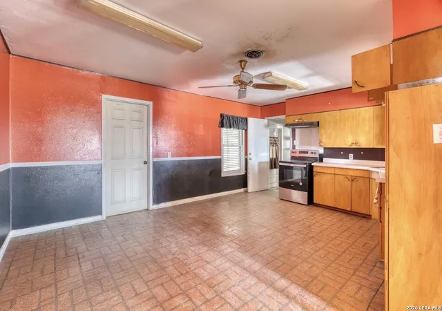 Photo 4 of Sale Pending at 541 North 4th, Uvalde, TX 78801 | MLS# 2013658 | Listing updated on 2026-09-14