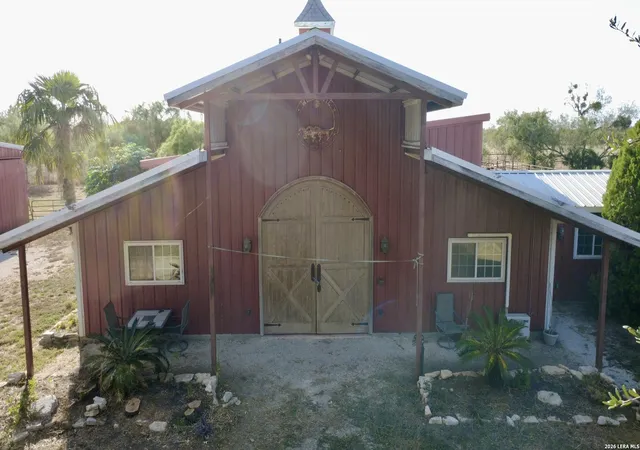 Land for sale at 2710 N State Hwy 80, Nixon, TX 78140 | MLS# 2013664