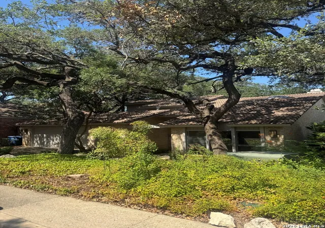 Single family home for sale at 24 Donore, San Antonio, TX 78229 | MLS# 2013709
