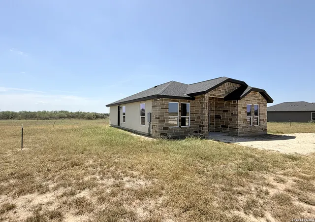 Photo 28 of Single family home for sale at 125 Camino Verde Ct, La Vernia, TX 78121 | MLS# 2013714 | Listing updated on 2026-09-13