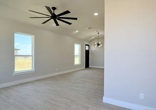 Photo 3 of Single family home for sale at 125 Camino Verde Ct, La Vernia, TX 78121 | MLS# 2013714 | Listing updated on 2026-09-13