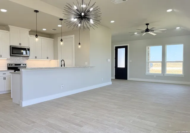 Photo 4 of Single family home for sale at 125 Camino Verde Ct, La Vernia, TX 78121 | MLS# 2013714 | Listing updated on 2026-09-13