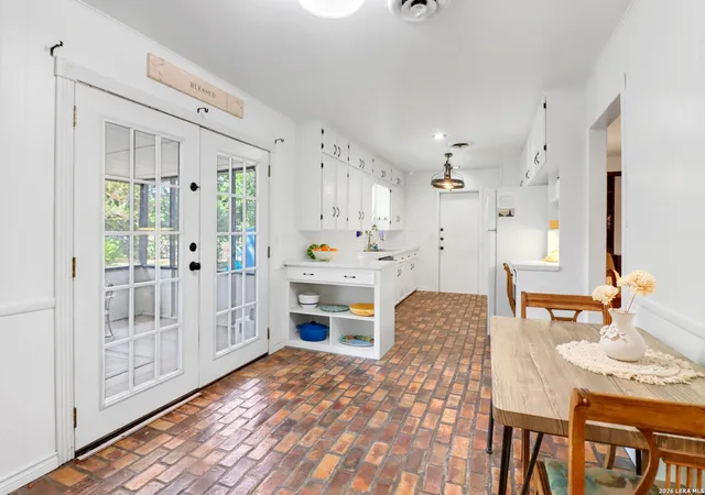 Photo 2 of Single family home for sale at 827 W Merriweather St, New Braunfels, TX 78130 | MLS# 2013715 | Listing updated on 2026-09-13