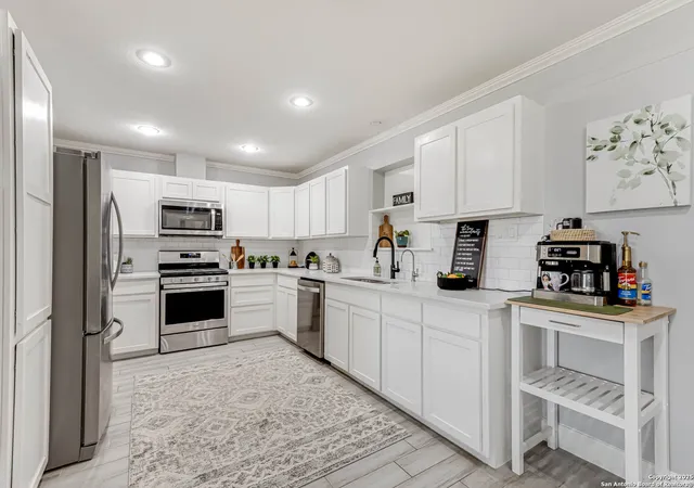 Photo 3 of Single family home for sale at 1299 Oakridge Dr, Blanco, TX 78606 | MLS# 2013717 | Listing updated on 2026-09-13
