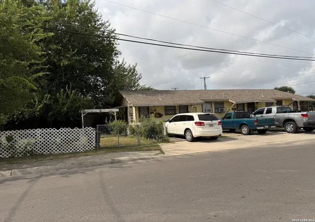 Photo 2 of Sale Pending at 1202 S General Mcmullen Dr, San Antonio, TX 78237 | MLS# 2013741 | Listing updated on 2026-09-12