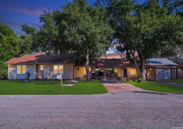 Photo 1 of Single family home for sale at 1604 J St, Floresville, TX 78114 | MLS# 2013748 | Listing updated on 2026-09-17