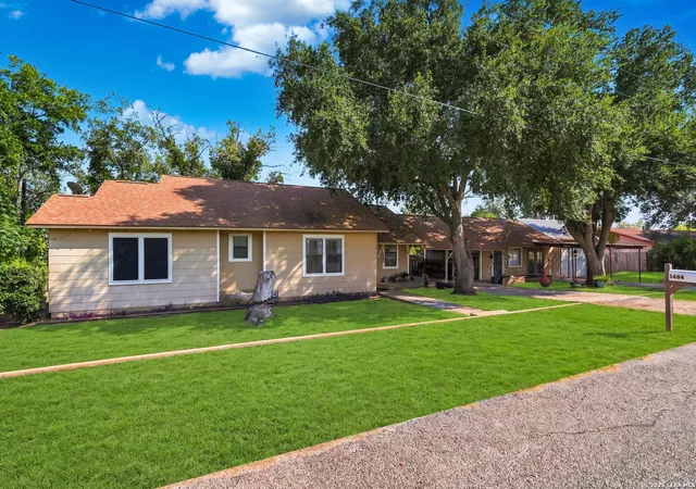Photo 4 of Single family home for sale at 1604 J St, Floresville, TX 78114 | MLS# 2013748 | Listing updated on 2026-09-25