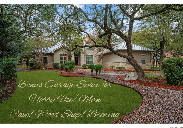 Photo 2 of Single family home for sale at 31 Royal Waters Dr, San Antonio, TX 78248 | MLS# 2013781 | Listing updated on 2026-09-14
