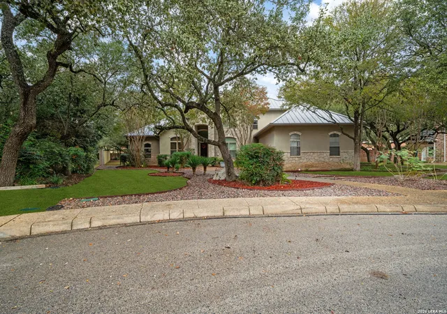 Photo 3 of Single family home for sale at 31 Royal Waters Dr, San Antonio, TX 78248 | MLS# 2013781 | Listing updated on 2026-09-14
