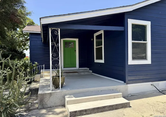 Photo 3 of Single family home for sale at 1407 Steves, San Antonio, TX 78210 | MLS# 2013801 | Listing updated on 2026-09-25
