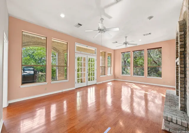 Photo 4 of Single family home for sale at 20623 Helotes Crk Rd, Helotes, TX 78023 | MLS# 2013825 | Listing updated on 2026-09-15