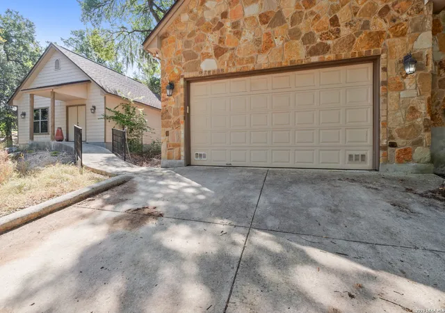 Photo 3 of Single family home for sale at 510 Cypress Pass Rd, Spring Branch, TX 78070 | MLS# 2013829 | Listing updated on 2026-09-14