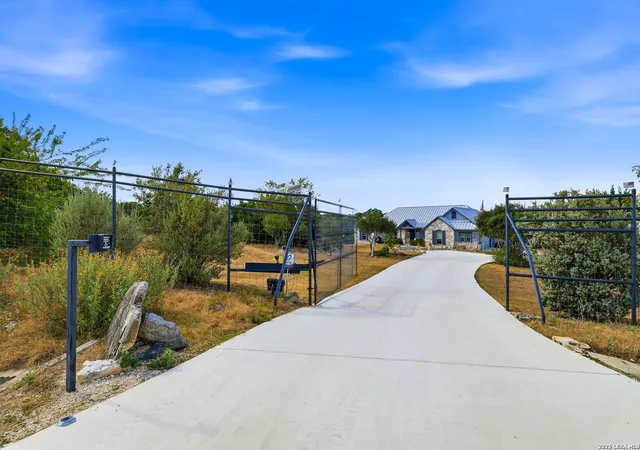 Photo 1 of Single family home for sale at 317 White Oak Trl, Boerne, TX 78006 | MLS# 2013840 | Listing updated on 2026-09-14