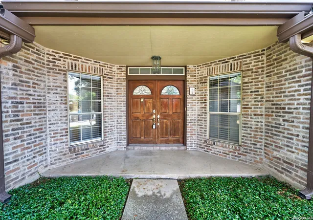 Photo 2 of Single family home for sale at 84 Granburg Cir, San Antonio, TX 78218 | MLS# 2013848 | Listing updated on 2026-09-14