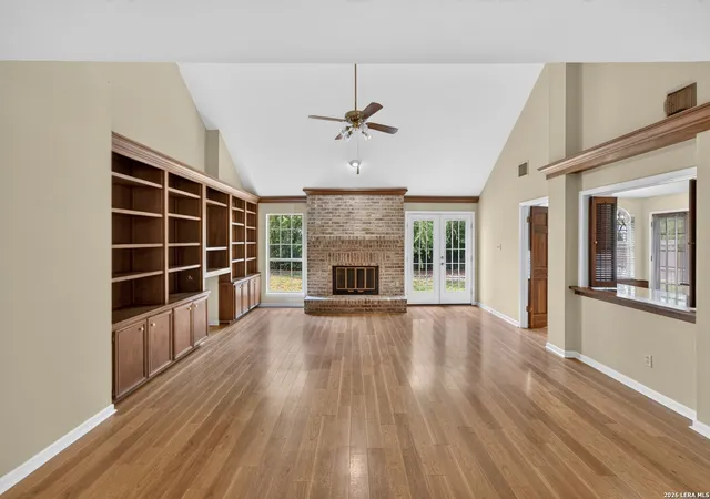 Photo 4 of Single family home for sale at 84 Granburg Cir, San Antonio, TX 78218 | MLS# 2013848 | Listing updated on 2026-09-14