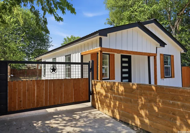 Photo 1 of Single family home for sale at 1008 Stonewall, San Antonio, TX 78211 | MLS# 2013854 | Listing updated on 2026-09-14