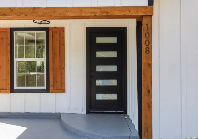 Photo 3 of Single family home for sale at 1008 Stonewall, San Antonio, TX 78211 | MLS# 2013854 | Listing updated on 2026-09-14
