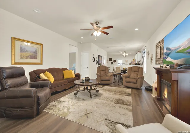 Photo 3 of Single family home for sale at 124 Laurel Grace Ln, New Braunfels, TX 78130 | MLS# 2013855 | Listing updated on 2026-09-15