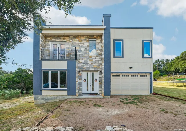 Photo 1 of Single family home for sale at 757 Canyon Bnd, Canyon Lake, TX 78133 | MLS# 2013879 | Listing updated on 2026-09-14