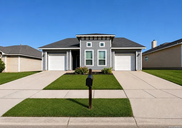 Photo 1 of Single family home for sale at 132 Lark Hl Rd, Floresville, TX 78114 | MLS# 2013889 | Listing updated on 2026-09-14