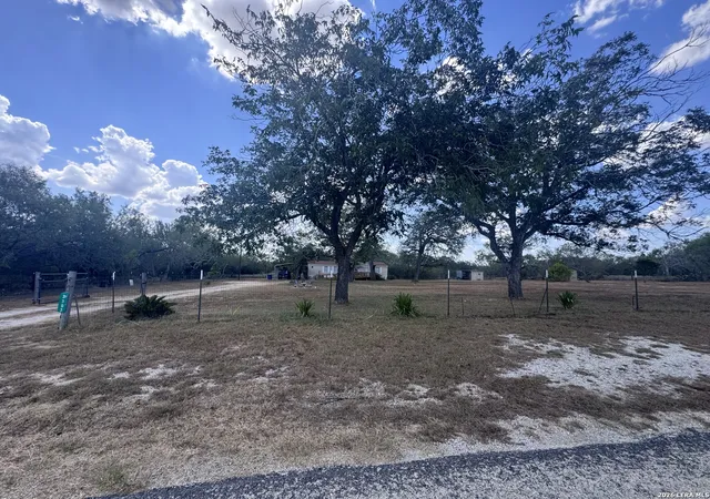 Photo 3 of Single family home for sale at 3303 Sandy Elm Rd, La Vernia, TX 78121 | MLS# 2013898 | Listing updated on 2026-09-14