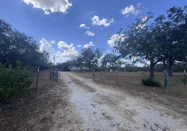 Photo 4 of Single family home for sale at 3303 Sandy Elm Rd, La Vernia, TX 78121 | MLS# 2013898 | Listing updated on 2026-09-14
