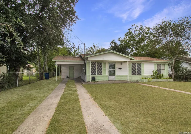Photo 2 of Single family home for sale at 503 N Monroe St, Beeville, TX 78102 | MLS# 2013910 | Listing updated on 2026-09-14