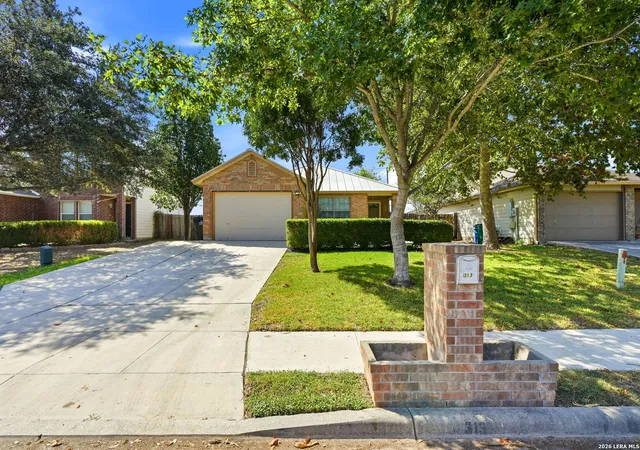 Photo 2 of Single family home for sale at 313 Chisholm Trl, Seguin, TX 78155 | MLS# 2013911 | Listing updated on 2026-10-09