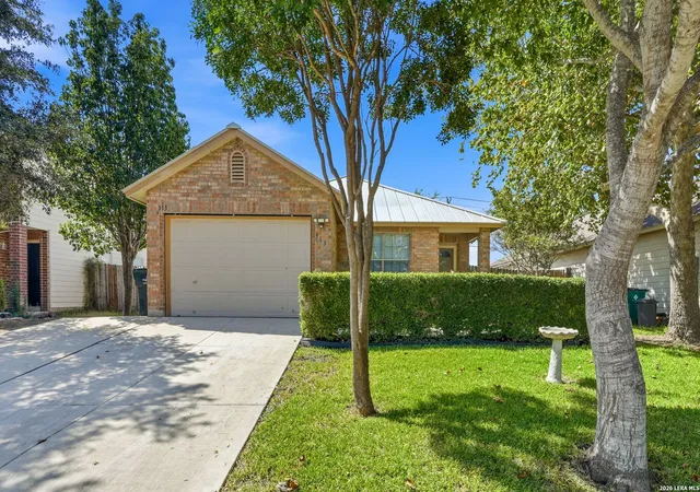 Photo 1 of Single family home for sale at 313 Chisholm Trl, Seguin, TX 78155 | MLS# 2013911 | Listing updated on 2026-10-09
