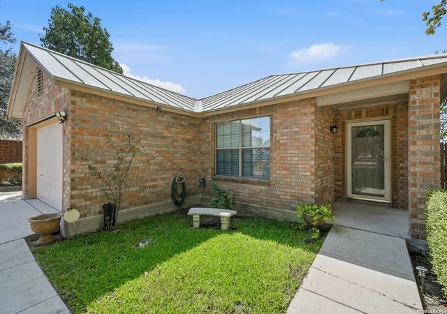 Photo 4 of Single family home for sale at 313 Chisholm Trl, Seguin, TX 78155 | MLS# 2013911 | Listing updated on 2026-10-09