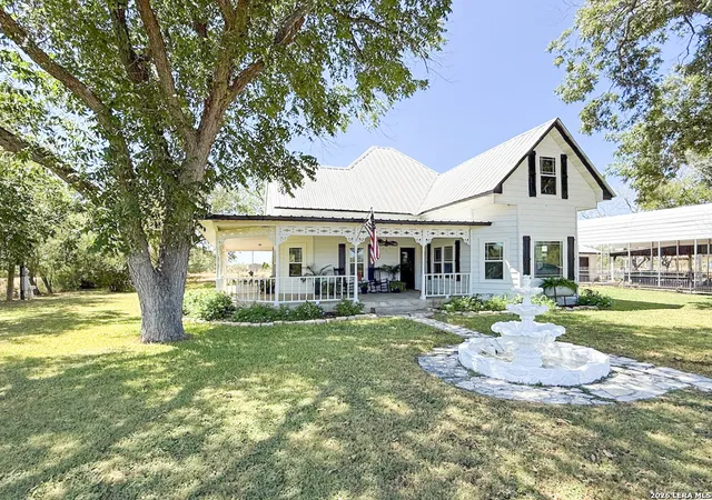 Photo 3 of Single family home for sale at 901 Zig Zag Ave, Devine, TX 78016 | MLS# 2013921 | Listing updated on 2026-09-14