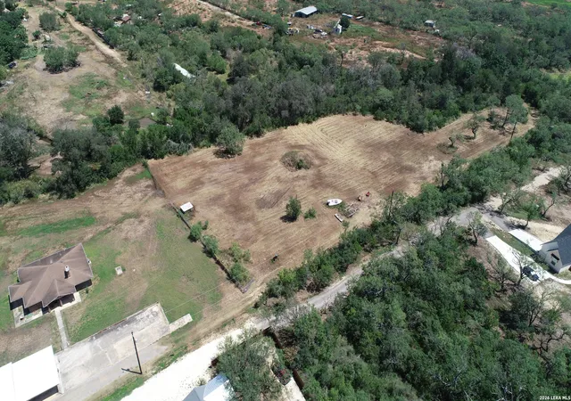 Photo 3 of Single family home for sale at 13450 Wheeler Rd, Atascosa, TX 78002 | MLS# 2013946 | Listing updated on 2026-09-14