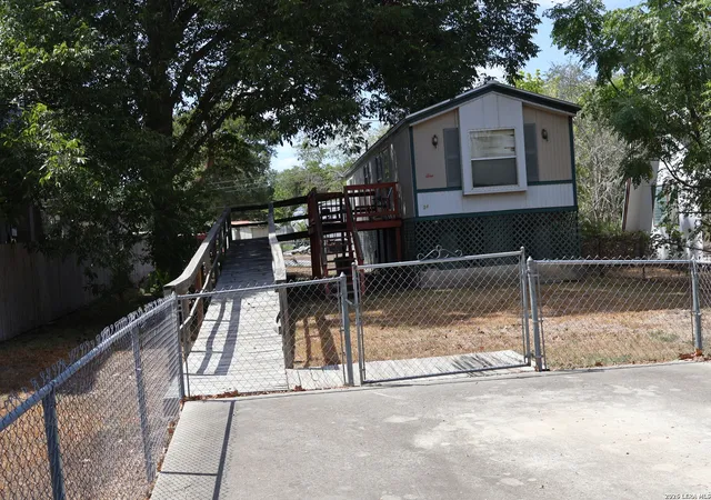 Photo 1 of Single family home for sale at 341 Meadow Lake, Seguin, TX 78155 | MLS# 2013965 | Listing updated on 2026-09-14