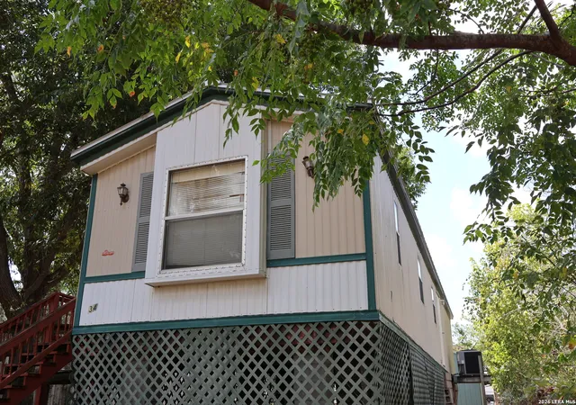 Photo 3 of Single family home for sale at 341 Meadow Lake, Seguin, TX 78155 | MLS# 2013965 | Listing updated on 2026-09-14