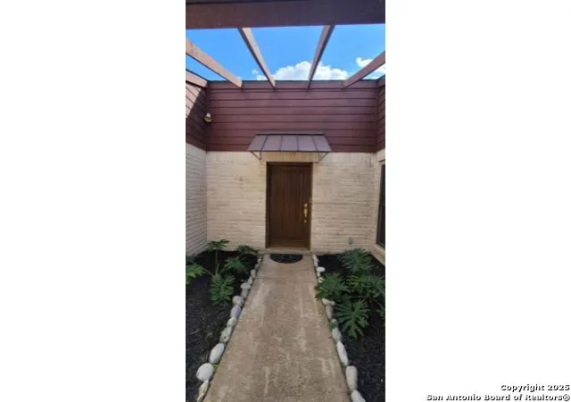 Photo 3 of Single family home for sale at 5603 Arncliffe Dr, Houston, TX 77088 | MLS# 2013988 | Listing updated on 2026-09-14