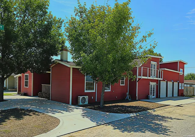 Photo 2 of Single family home for sale at 1916 N Main St, Del Rio, TX 78840 | MLS# 2013999 | Listing updated on 2026-09-14