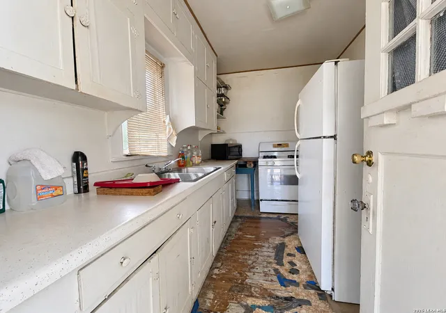 Photo 9 of Single family home for sale at 3050 Commerce St, Campbellton, TX 78008 | MLS# 2014000 | Listing updated on 2026-09-04
