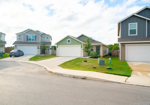 Photo 3 of Single family home for sale at 6330 Silver Pegasus, San Antonio, TX 78218 | MLS# 2014008 | Listing updated on 2026-09-14