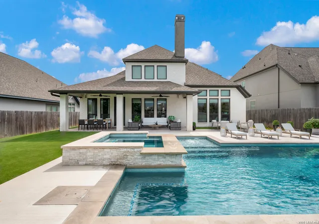 Photo 4 of Single family home for sale at 30137 Valley Run, Fair Oaks Ranch, TX 78015 | MLS# 2014009 | Listing updated on 2026-09-14