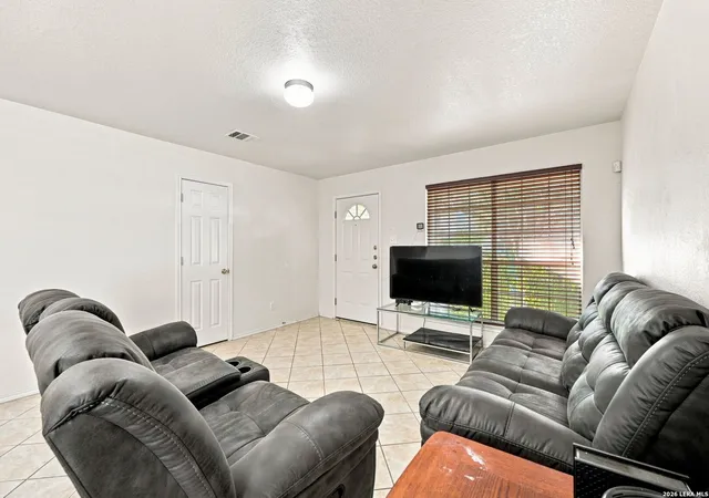 Photo 3 of Single family home for sale at 1914 Owlwolf Crk, San Antonio, TX 78245 | MLS# 2014054 | Listing updated on 2026-09-14
