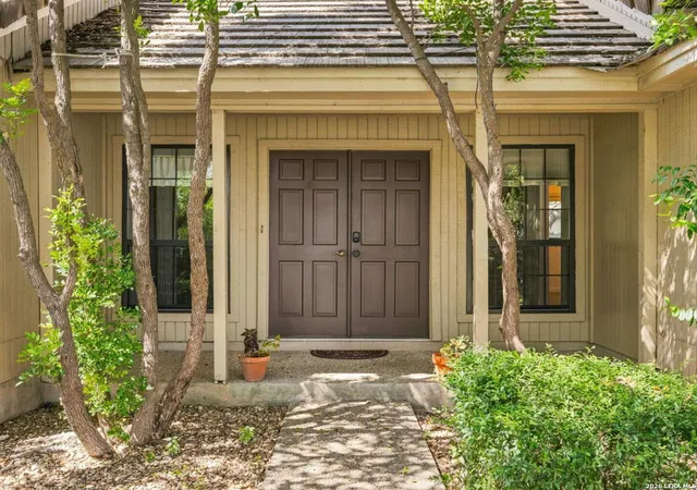 Photo 2 of Single family home for sale at 106 Saddle Clb Cir, Boerne, TX 78006 | MLS# 2014056 | Listing updated on 2026-09-14