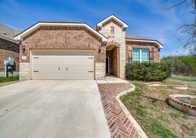 Photo 3 of Single family home for sale at 1611 Afterlight Dr, San Antonio, TX 78245 | MLS# 2014058 | Listing updated on 2026-09-14