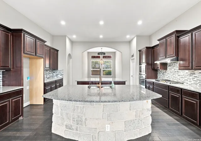 Photo 4 of Single family home for sale at 5676 High Forest Dr, New Braunfels, TX 78132 | MLS# 2014062 | Listing updated on 2026-09-10