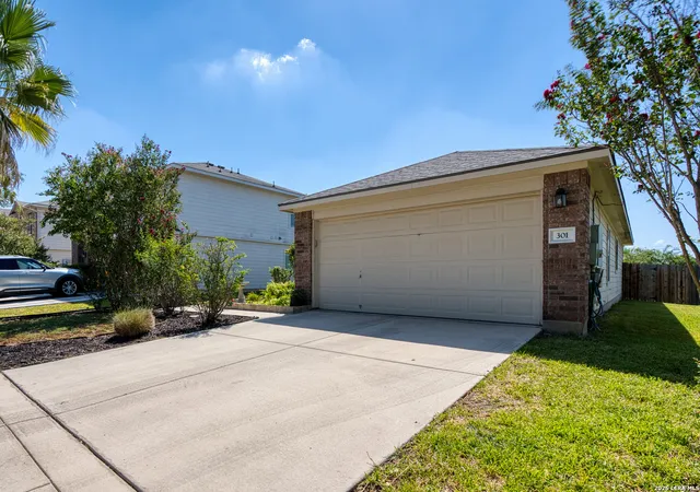 Photo 3 of Single family home for sale at 301 Brahma Way, Cibolo, TX 78108 | MLS# 2014064 | Listing updated on 2026-09-14