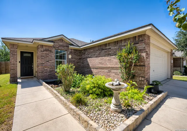 Photo 3 of Single family home for sale at 301 Brahma Way, Cibolo, TX 78108 | MLS# 2014064 | Listing updated on 2026-09-16