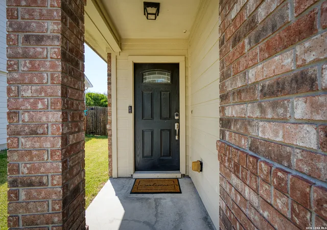 Photo 4 of Single family home for sale at 301 Brahma Way, Cibolo, TX 78108 | MLS# 2014064 | Listing updated on 2026-09-16